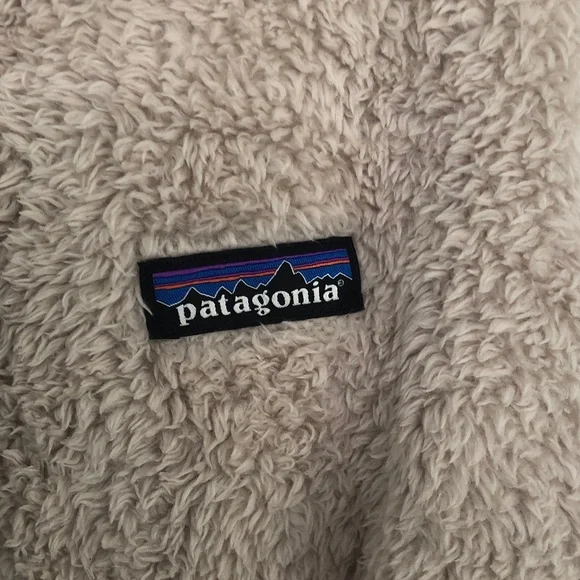 Patagonia Women's Beige Sherpa Fleece Vest - Picture 3 of 5